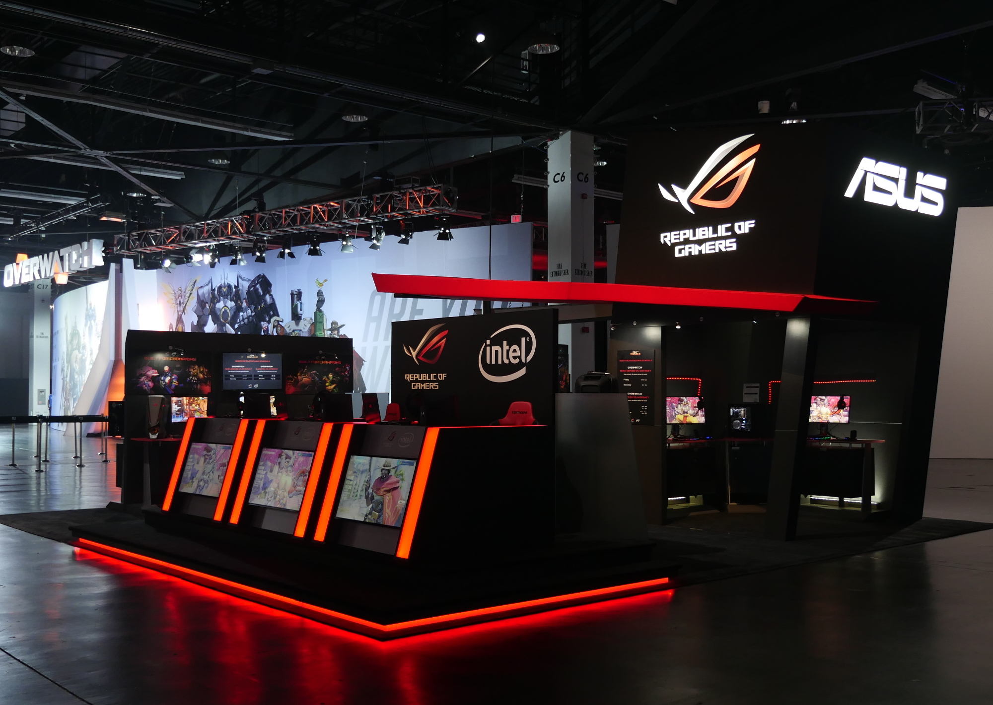 blizzconboothbigsmall